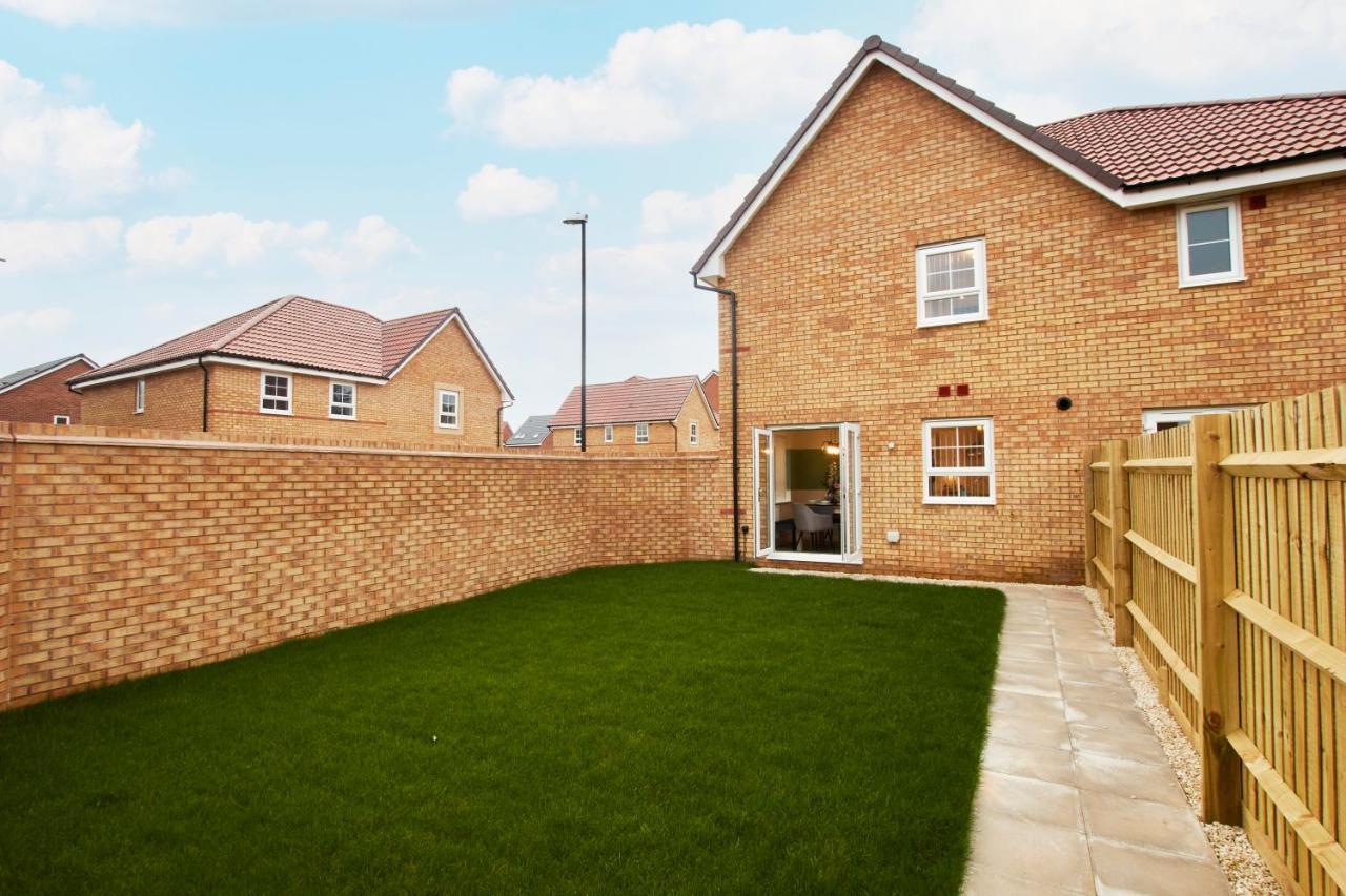 Superb 3Br House In Coventry Sleeps 9 W/Parking Villa Exterior photo